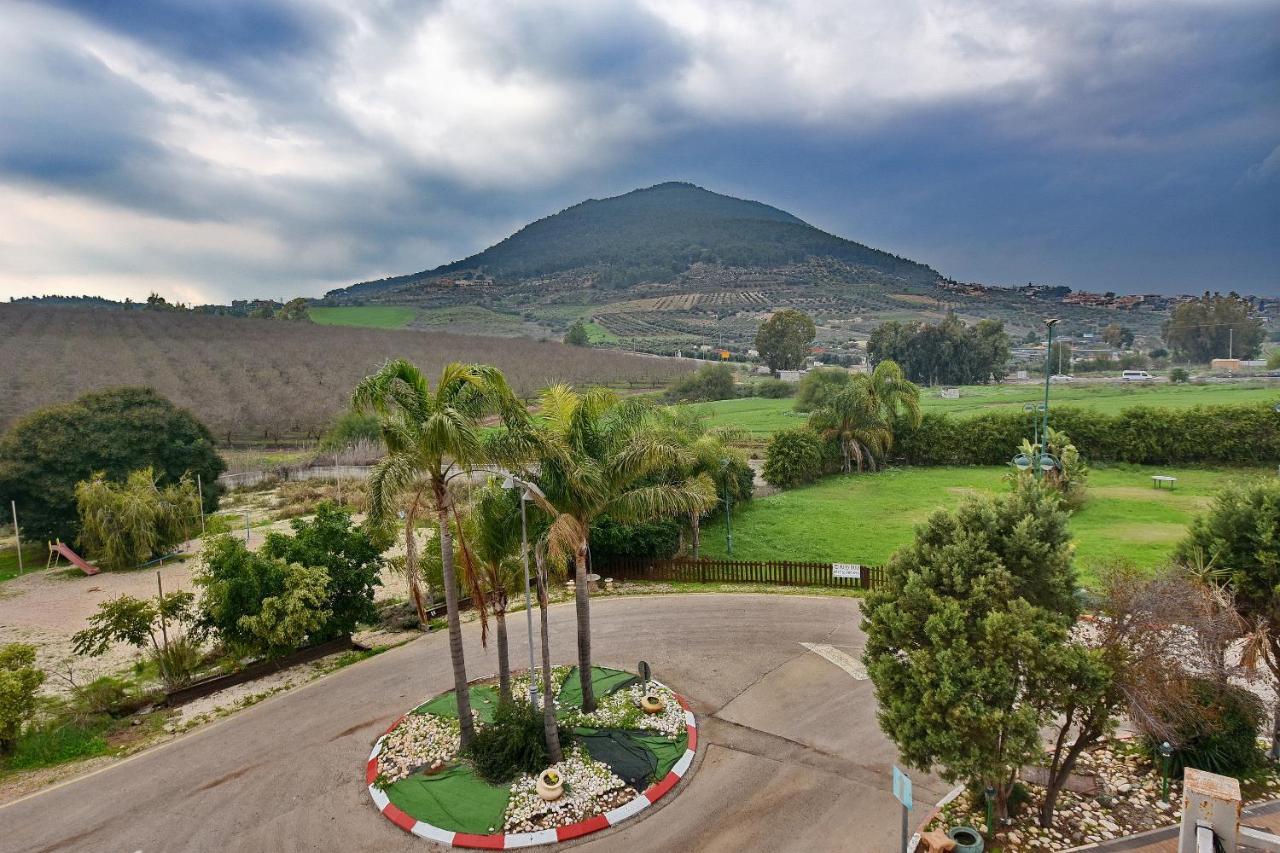 Pearl Of The Valley Hotel Kfar Tavor Екстер'єр фото