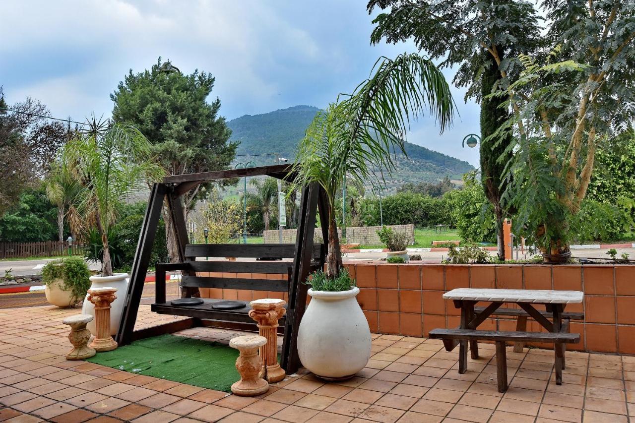 Pearl Of The Valley Hotel Kfar Tavor Екстер'єр фото